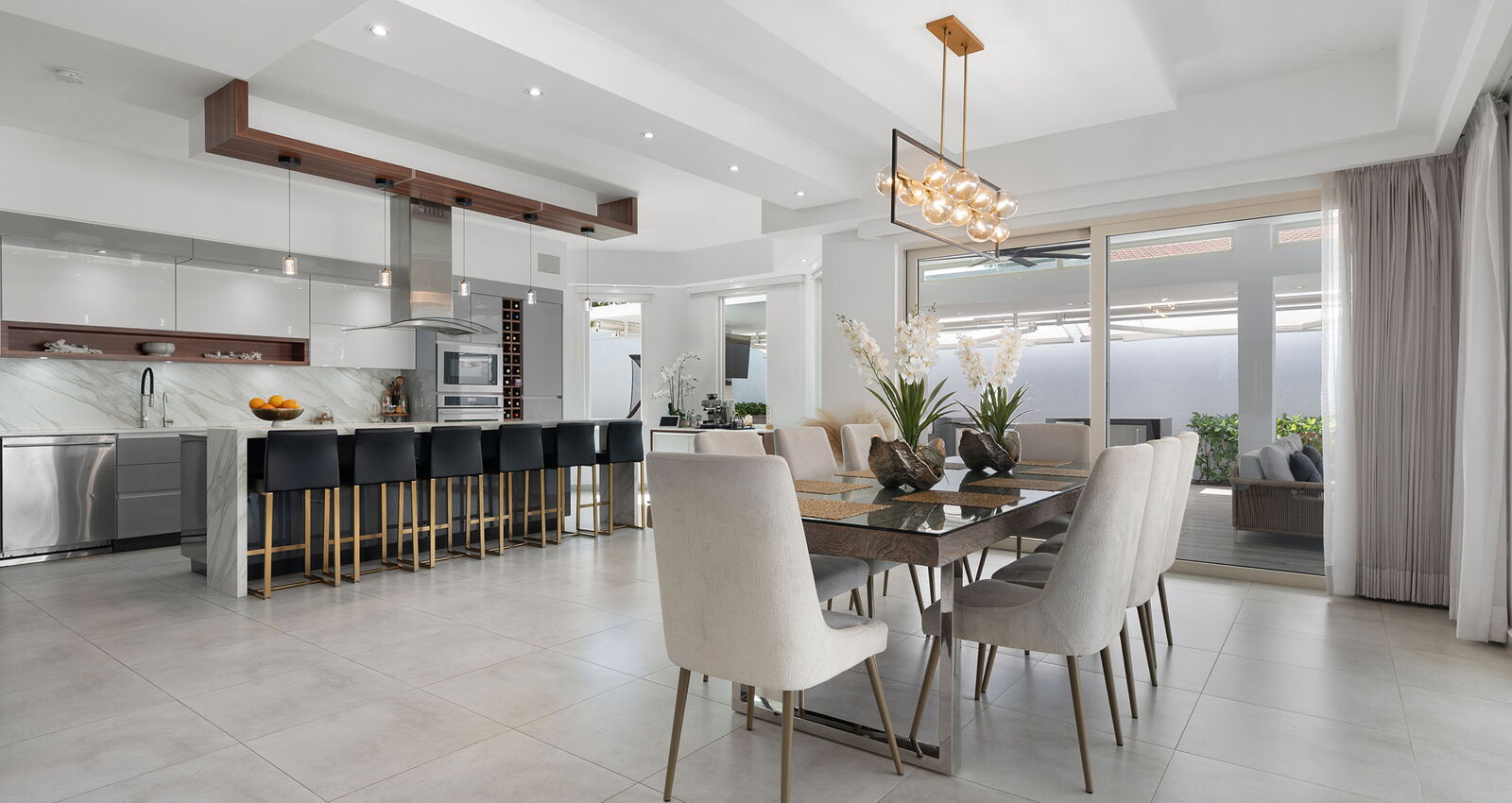 Luxury Dining Room in Sabanera Dorado