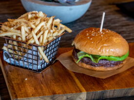 Panela Burger Dorado Restaurant