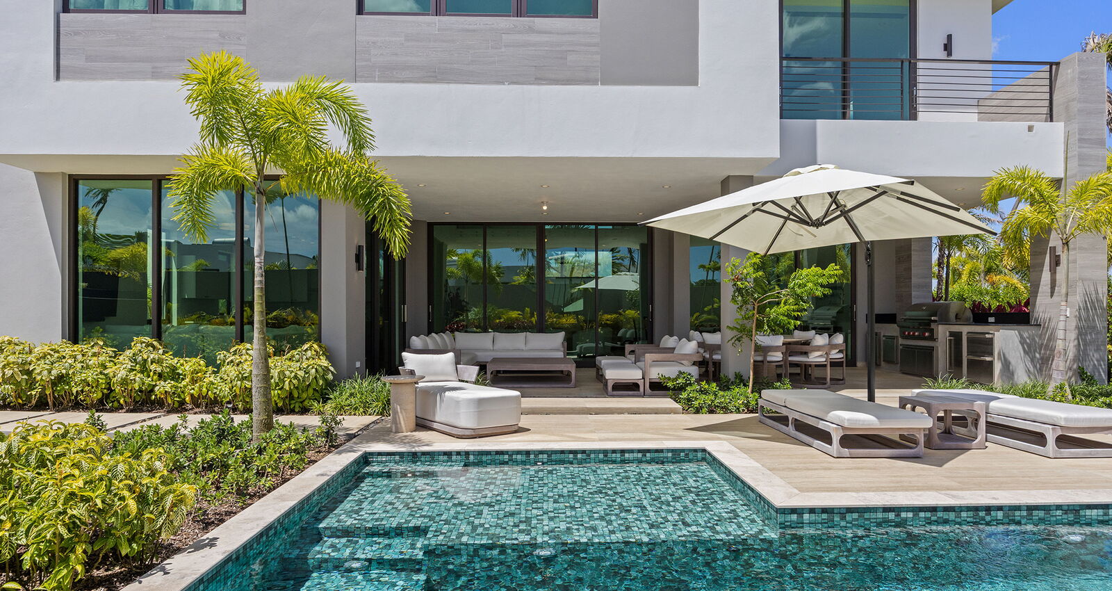 Luxury Pools Real Estate Puerto Rico