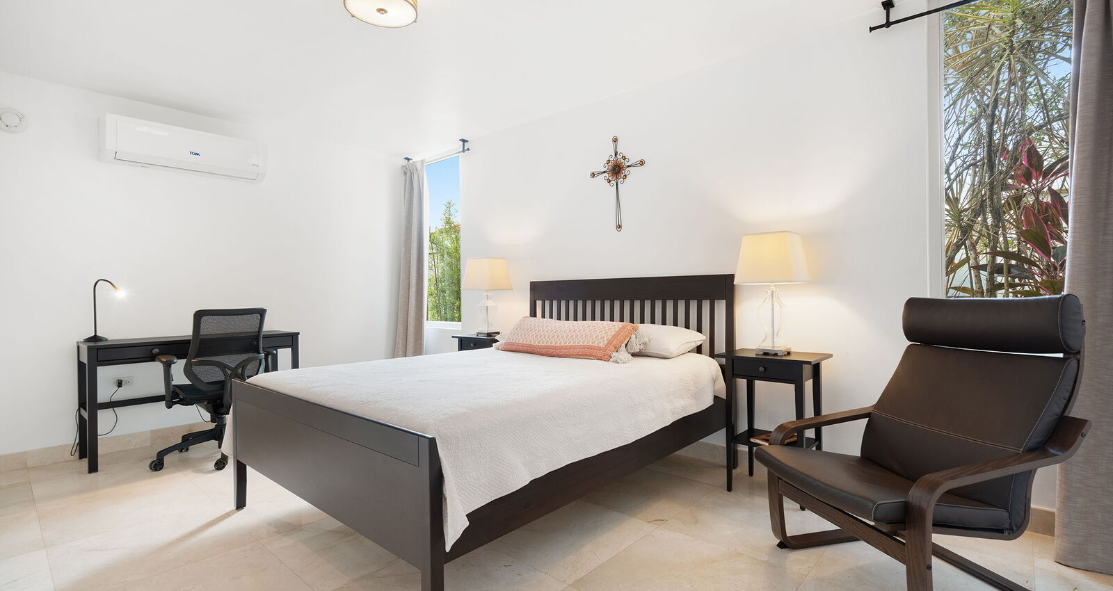 359 Camino de la Pomarrosa