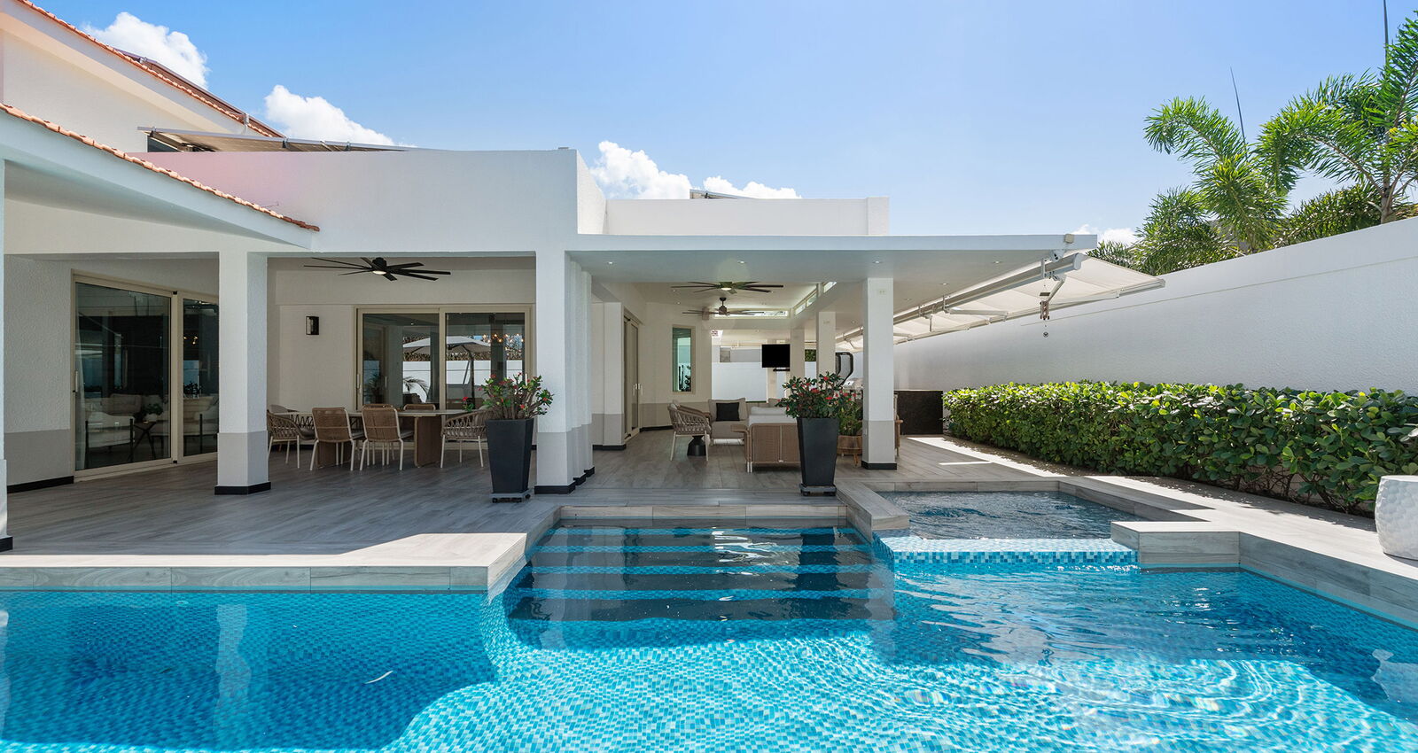 Luxury Pool in Sabanera Dorado