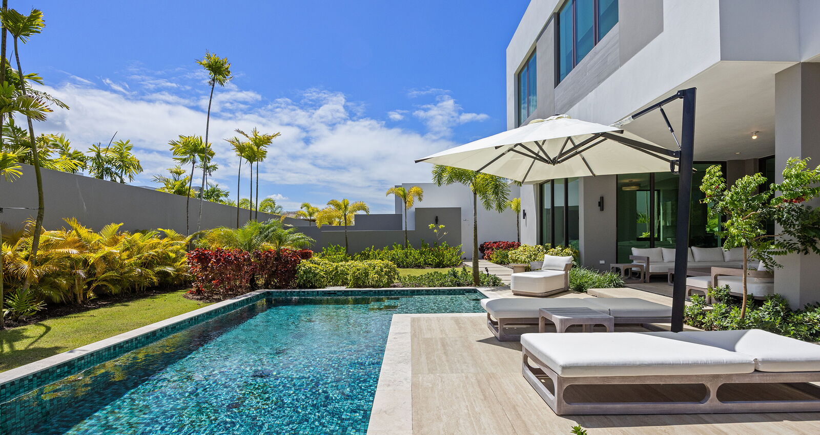 Luxury Pools Real Estate Puerto Rico