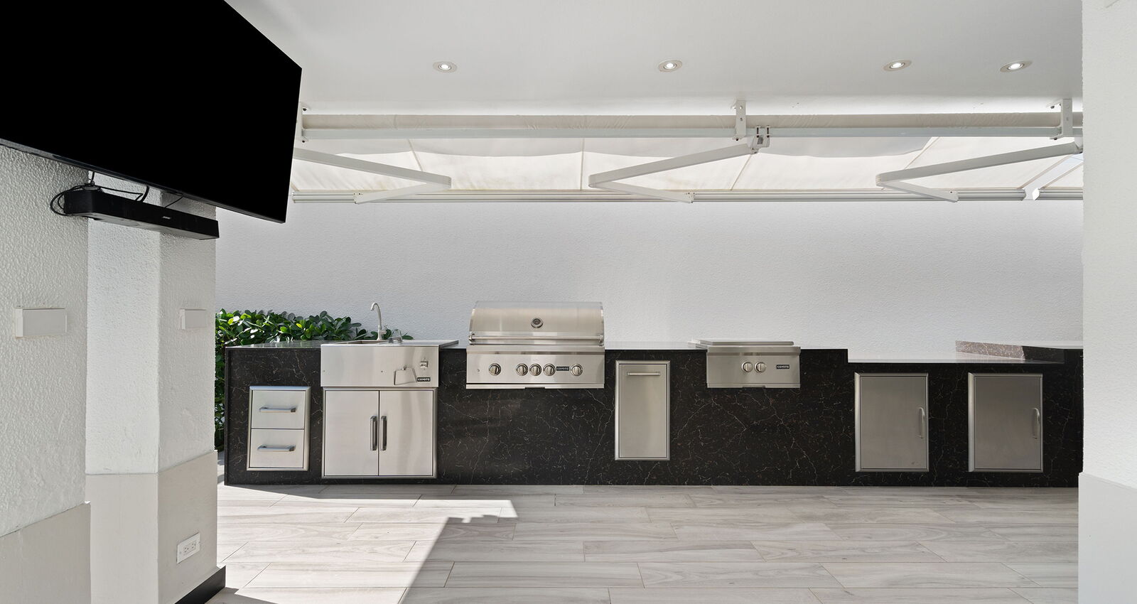 unique properties pr