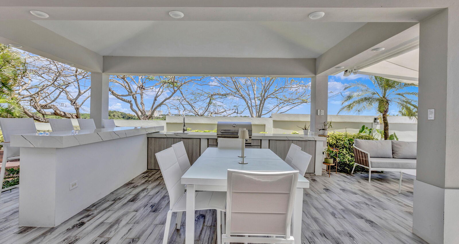 Patio with Grill