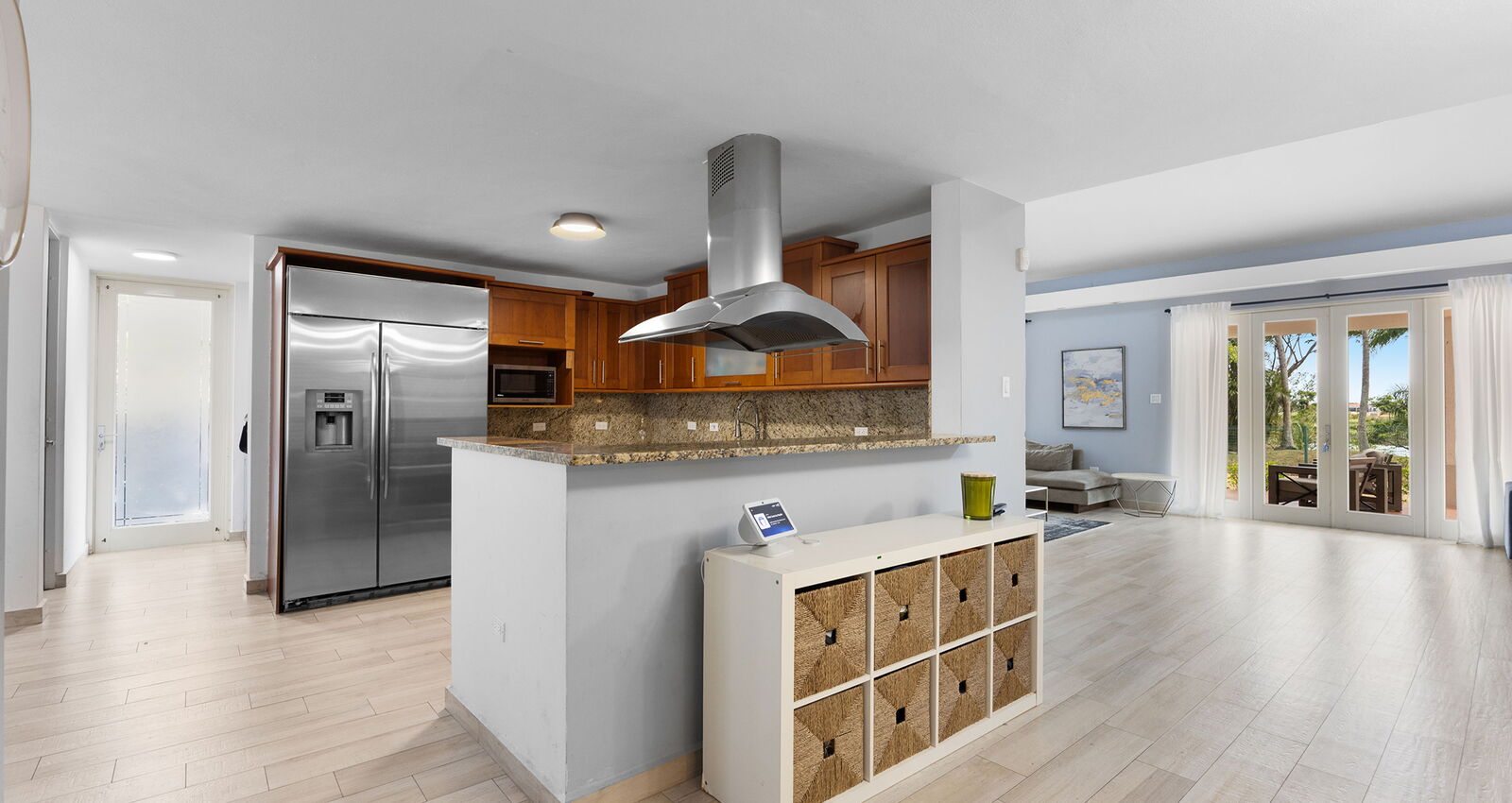Modern Kitchen Sabanera Dorado