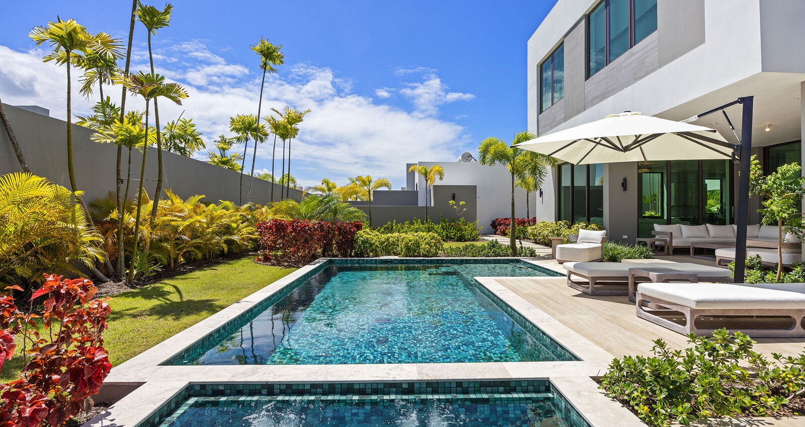 Luxury Rentals with pool in Dorado Beach Resort