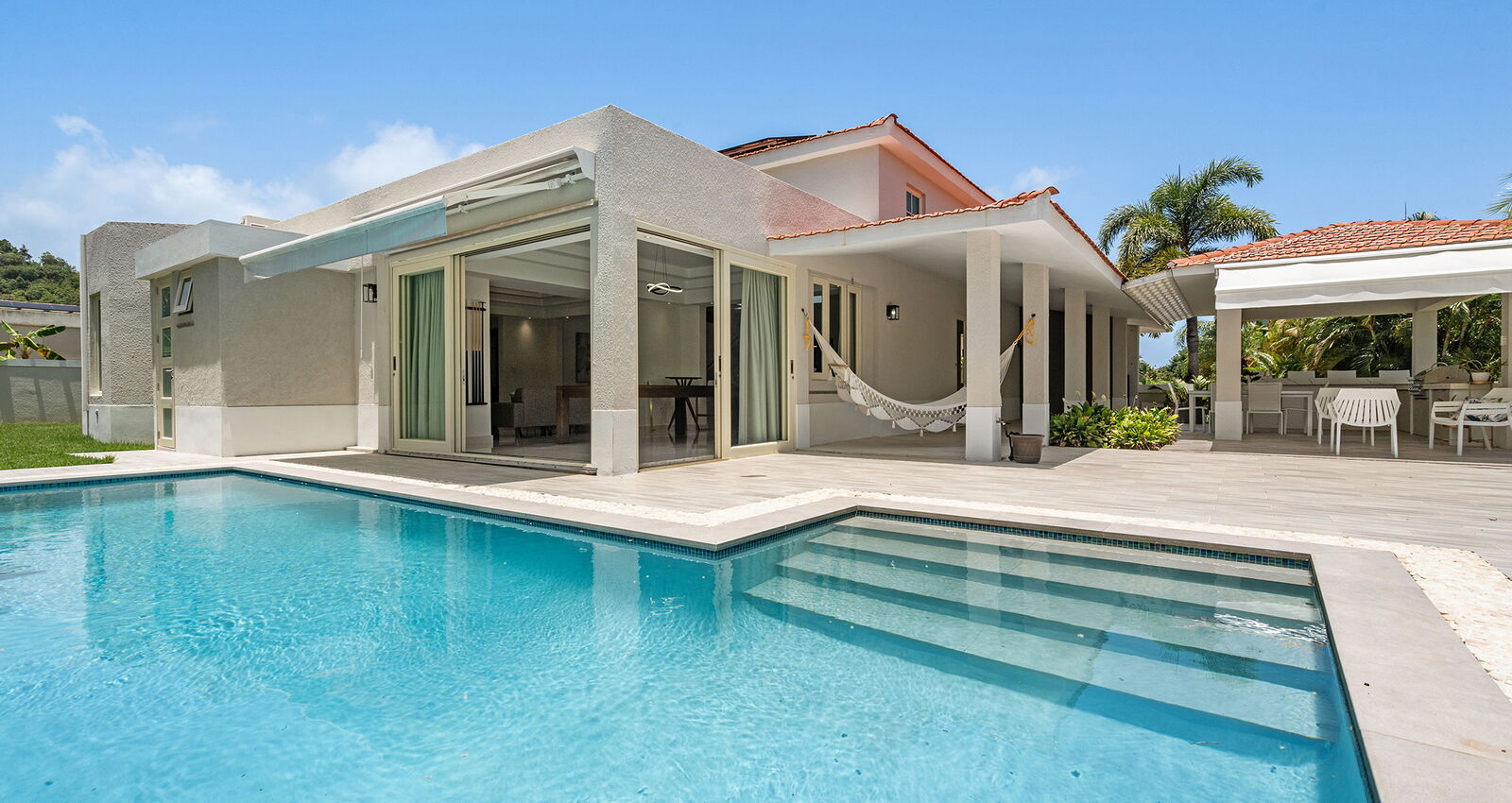 Pool Exterior Sabanera Dorado