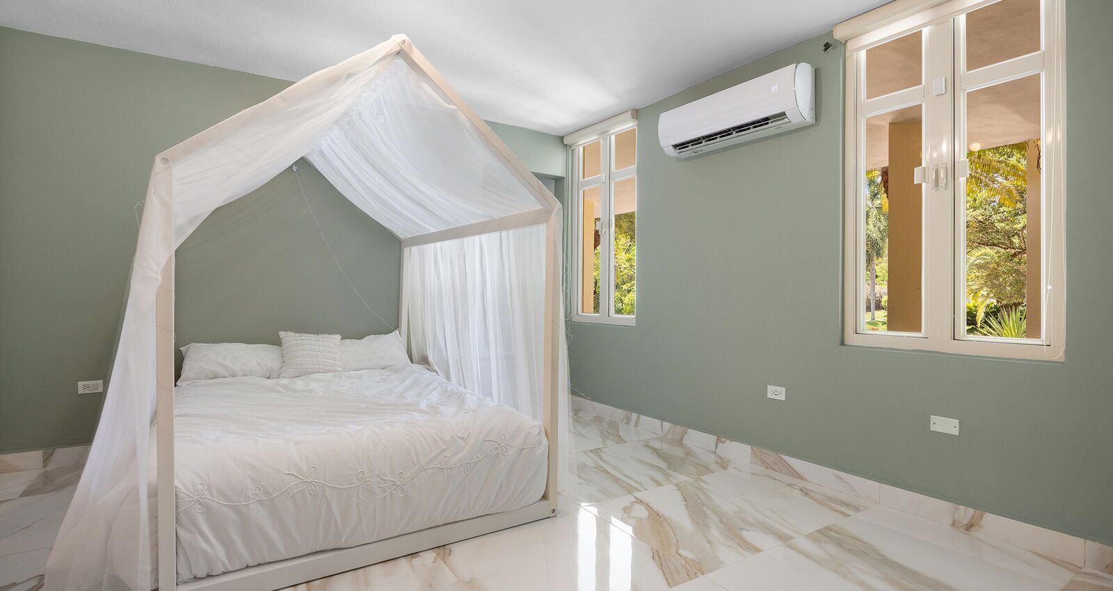 Guest Bedroom Real Estate Sabanera Dorado